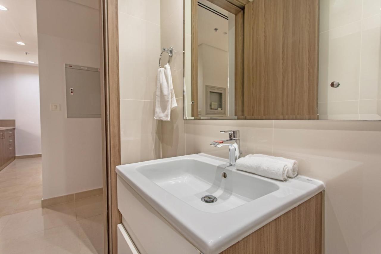 Live In The Middle Of Lagoons And Sea Ras al-Khaimah Exteriör bild